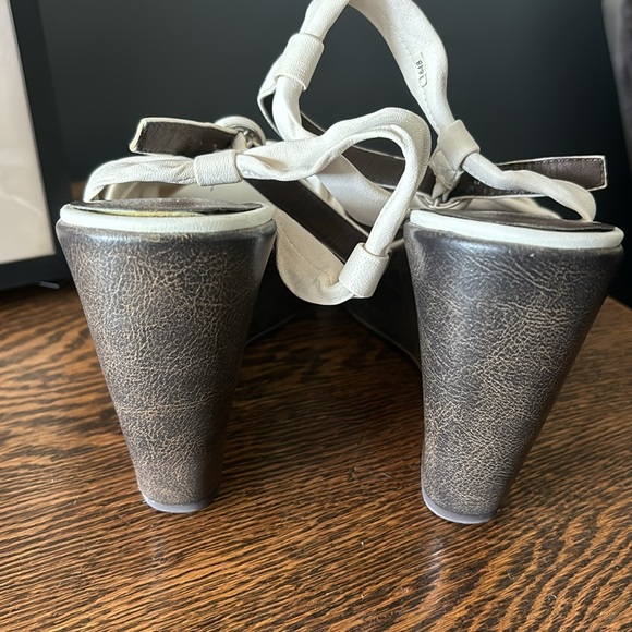 Franco Sarto Wedge Heels - Picture 2 of 5